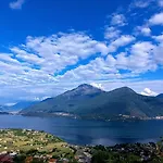 Viewtiful Homestay شقة *